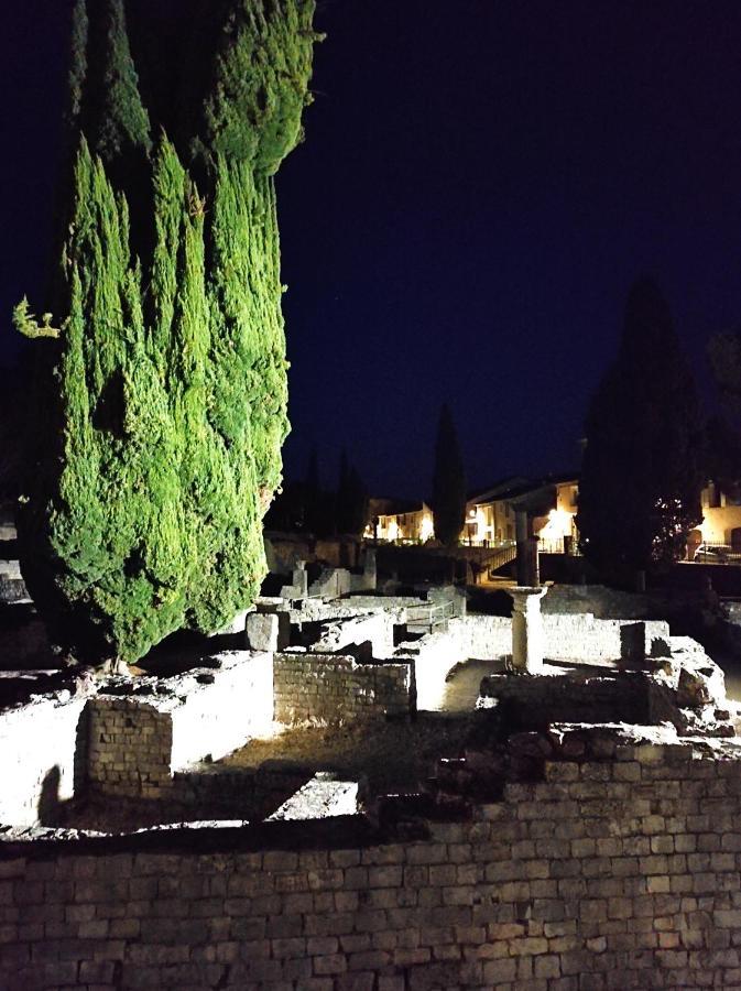 Y Here Vaison-la-Romaine Exteriör bild
